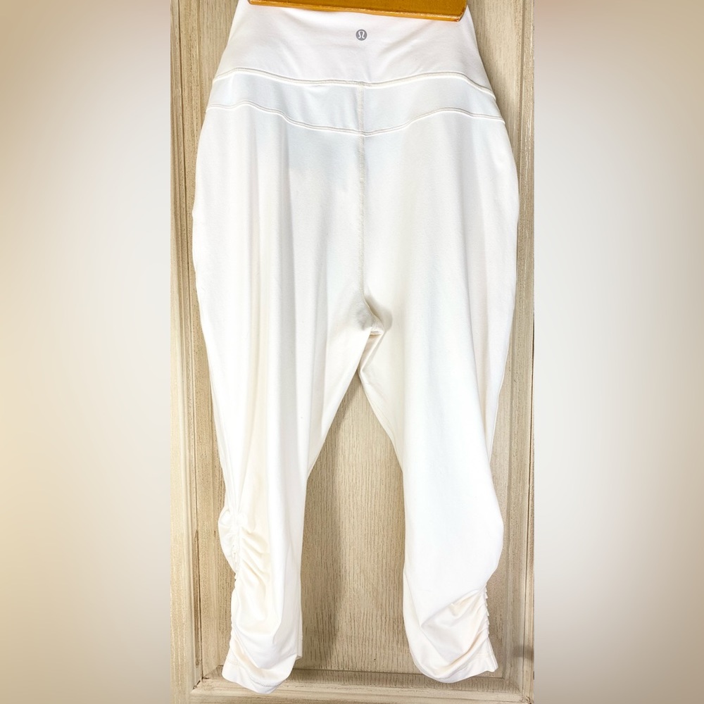 Lululemon Womens Yoga Pant Size 8 Lightweight Comfort Lounge Activewear Capsule - Picture 5 of 11